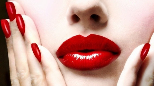 Custom Lip Makeup Products 24 Hours Liquid Lip Gloss Red Color 8ml Volume