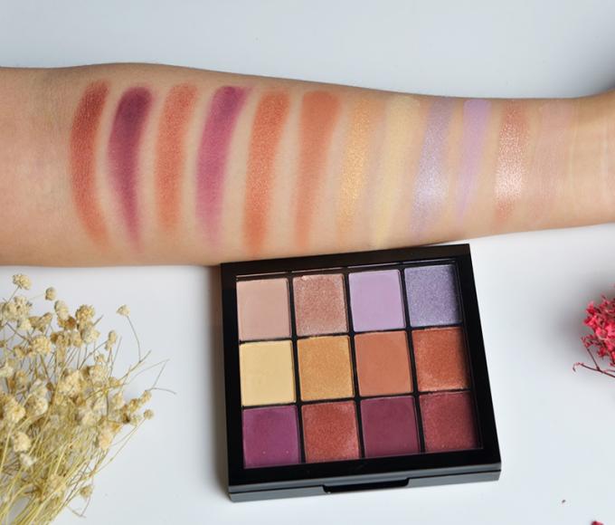 High Pigment Loose Powder Eyeshadow , 12 Colors Makeup Eyeshadow Palette Custom
